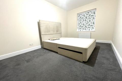 2 bedroom apartment to rent, The Brow, WATFORD