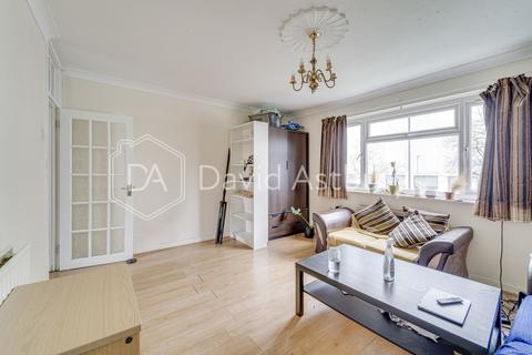 3 bedroom maisonette to rent, Hobbs Place Estate, Islington, London