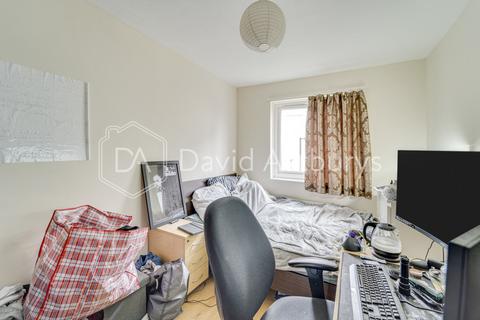 3 bedroom maisonette to rent, Hobbs Place Estate, Islington, London