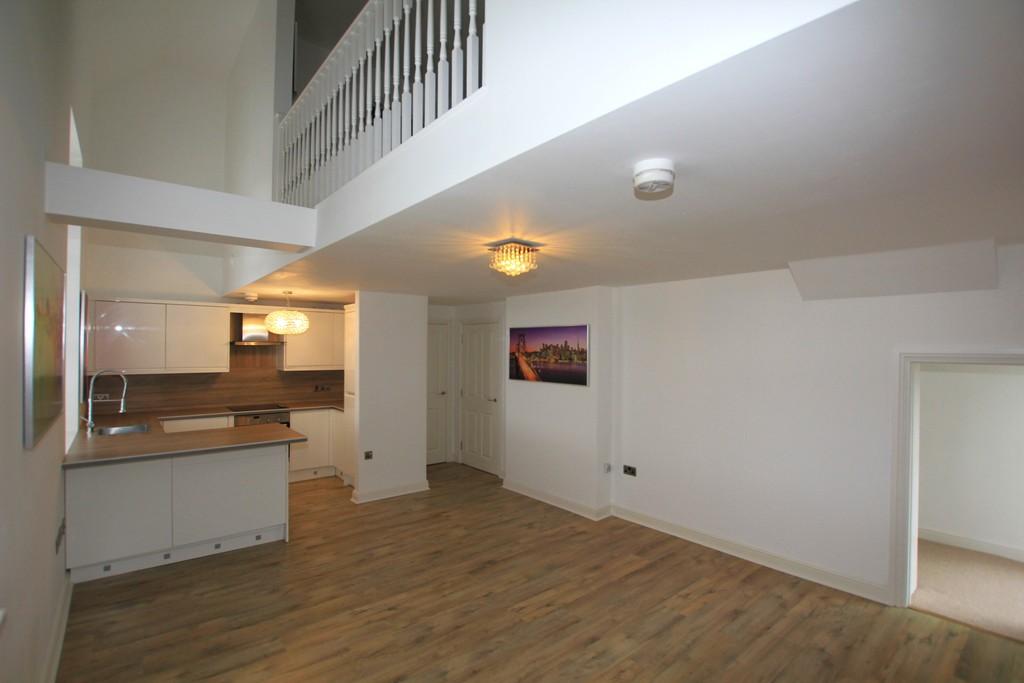 Kitchen/living area 2