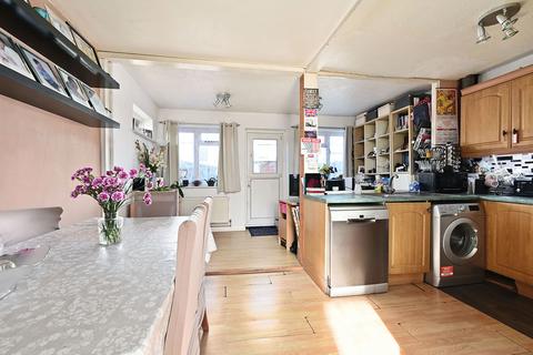 3 bedroom end of terrace house for sale, Kingsway, Camberley GU17