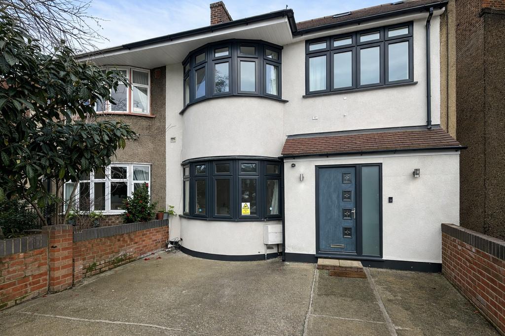 Semi-detached house with bay windows