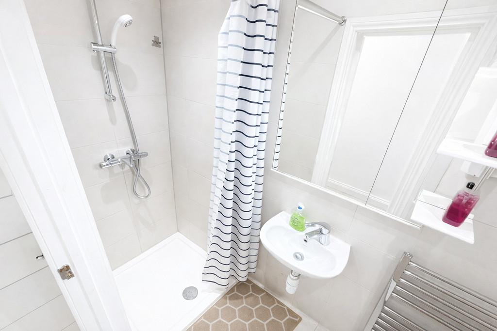 Compact and modern bathroom setting