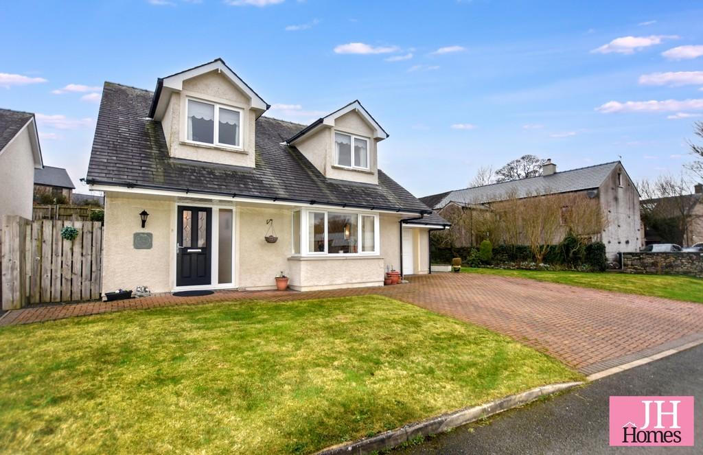 The Orchards, Ulverston, Cumbria 3 bed detached house for sale - £450,000