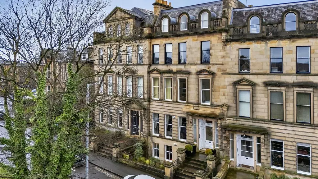 1 bedroom flat for sale - Photo 3