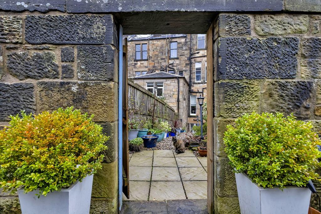 72-web-or-mls-7 Dundonald Road Basement Flat 8