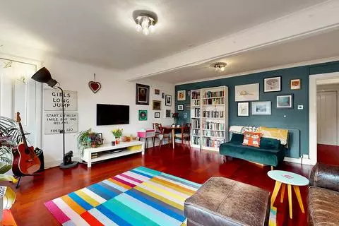 1 bedroom flat for sale - Photo 6