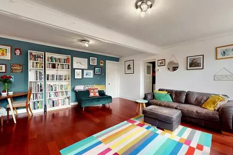 1 bedroom flat for sale - Photo 8