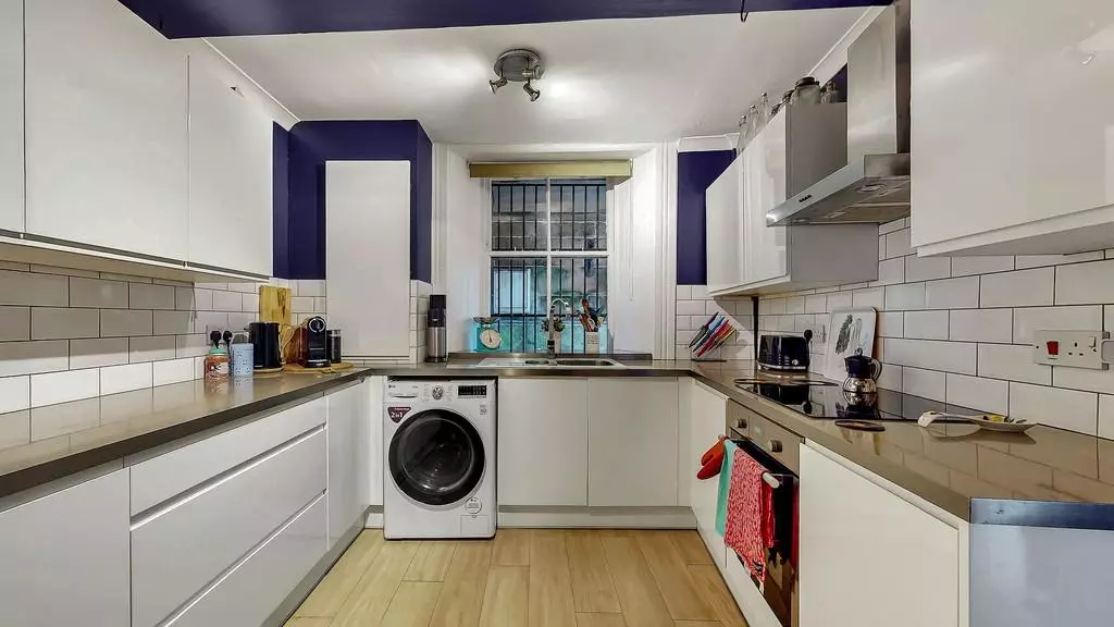 1 bedroom flat for sale - Photo 17