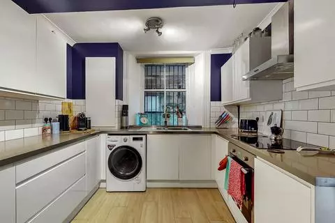1 bedroom flat for sale - Photo 16