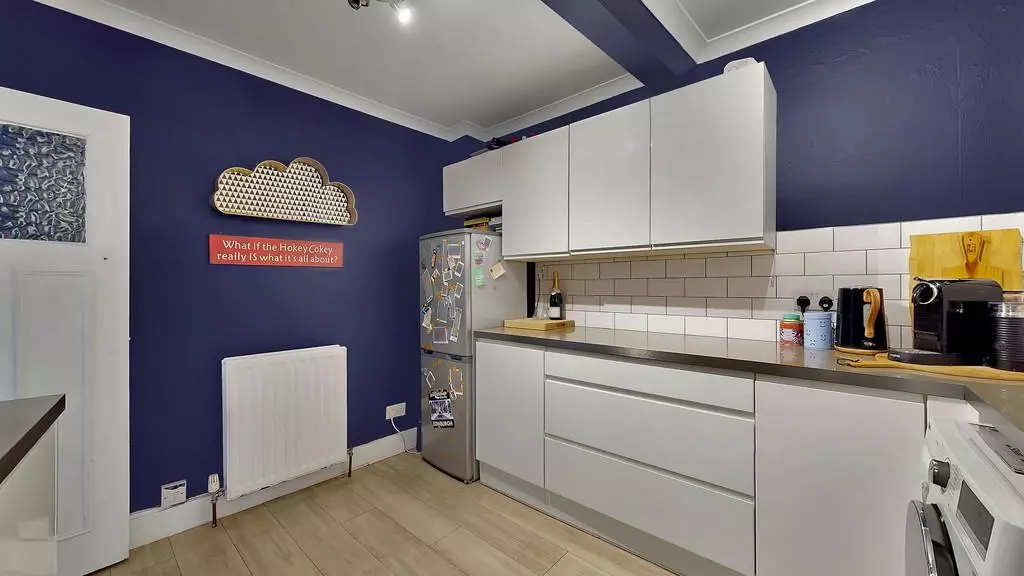 1 bedroom flat for sale - Photo 20