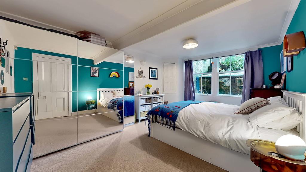 49-web-or-mls-7 Dundonald Road Basement Flat 38 -