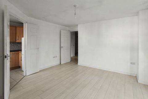 2 bedroom flat to rent, Greenwood Gardens, Nottingham, NG9 4JR