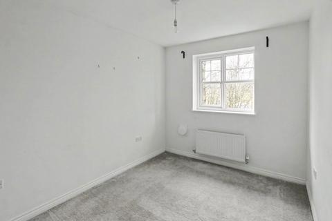 2 bedroom flat to rent, Greenwood Gardens, Nottingham, NG9 4JR