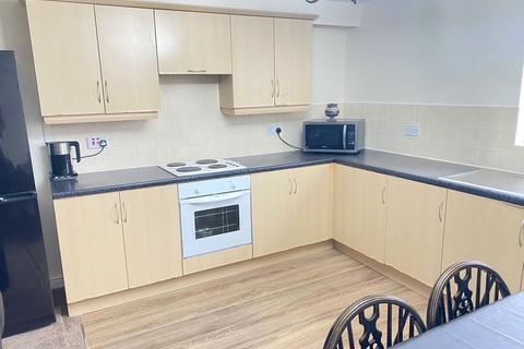 2 bedroom apartment to rent, Weavers Court, Preston New Road
