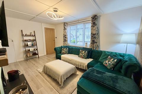 undefined, Pinehurst Avenue, Farnborough GU14
