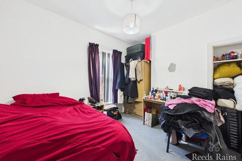 undefined, Sunny Grove, Sharp Street, Hull