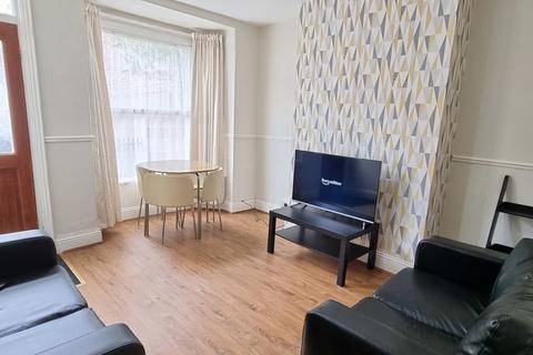 2 bedroom end of terrace house for sale, Sunny Grove, Sharp Street, Hull