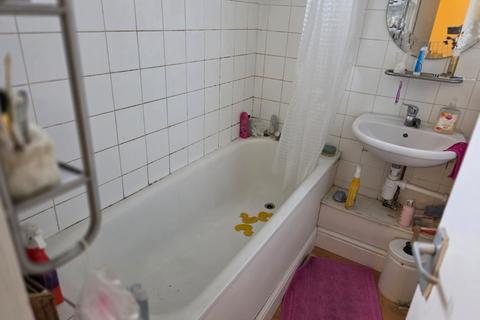 3 bedroom terraced house for sale, Farman Grove, Northolt, UB5 6HA