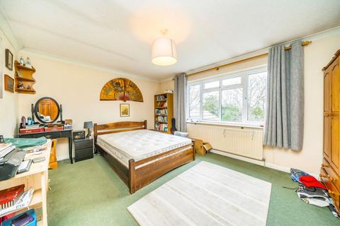 3 bedroom terraced house for sale, School Road, Hampton TW12