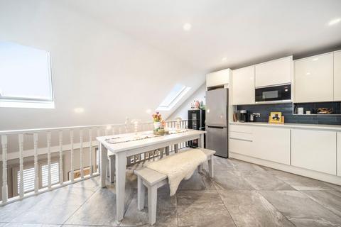 2 bedroom flat for sale, Wardo Avenue, London SW6
