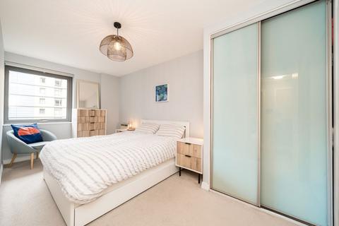 2 bedroom flat for sale, Victoria Road, London W3