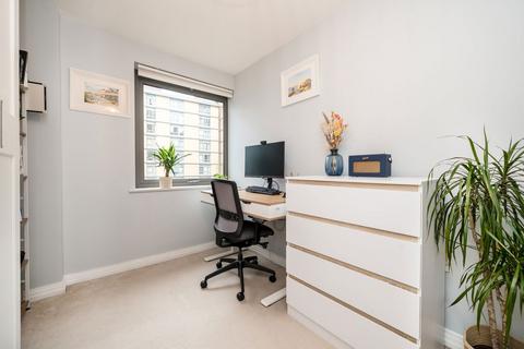 2 bedroom flat for sale, Victoria Road, London W3