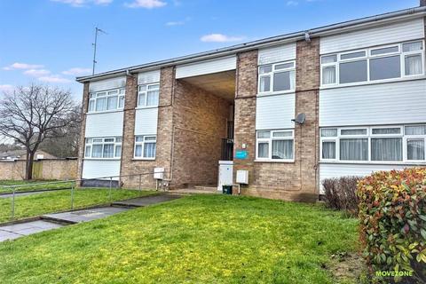 2 bedroom flat to rent, Saxville Road, Orpington, BR5