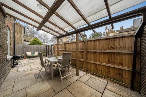 undefined, Fairfield West, Kingston upon Thames, KT1
