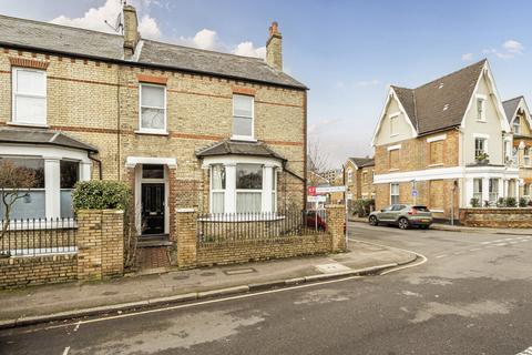 undefined, Fairfield West, Kingston upon Thames, KT1