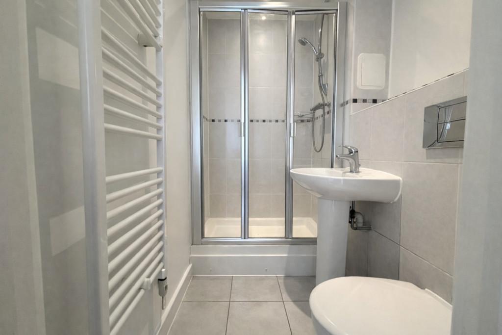 Ensuite to bedroom 1