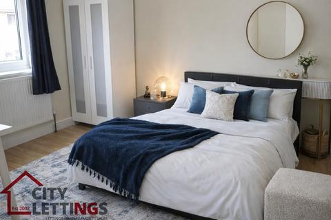 2 bedroom semi-detached house to rent, Fraser Road, The Meadows