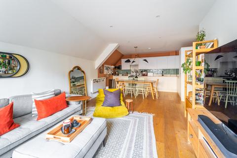 2 bedroom apartment for sale, Church Path, Crouch End N8