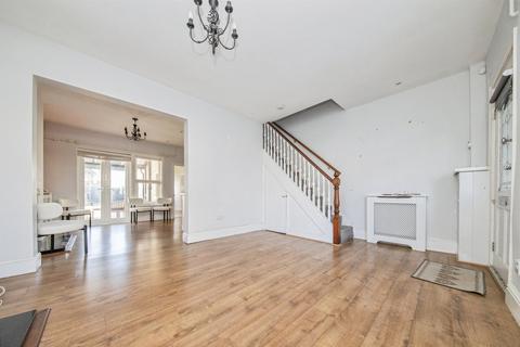 3 bedroom semi-detached house for sale, St. Marys Road, Frinton-On-Sea