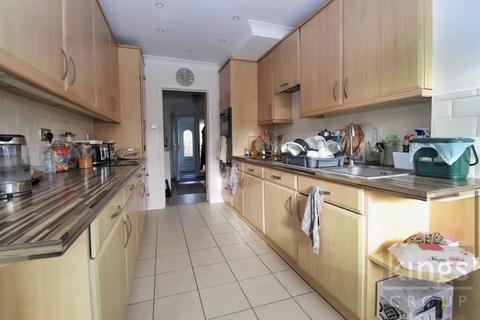4 bedroom semi-detached house to rent, Audwick Close, Waltham Cross EN8