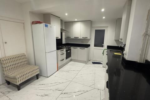 3 bedroom semi-detached house to rent, Lankers Drive, Harrow