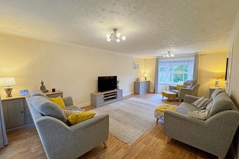 4 bedroom detached house for sale, Swift Close, Kenilworth