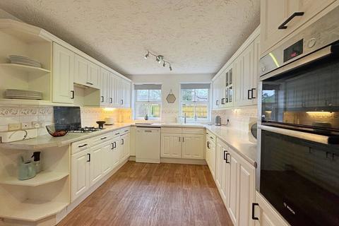 4 bedroom detached house for sale, Swift Close, Kenilworth