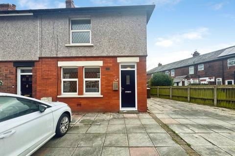 2 bedroom end of terrace house to rent, Nel Pan Lane WN7