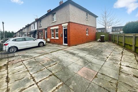 2 bedroom end of terrace house to rent, Nel Pan Lane WN7