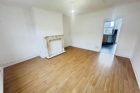 2 bedroom end of terrace house to rent, Nel Pan Lane WN7
