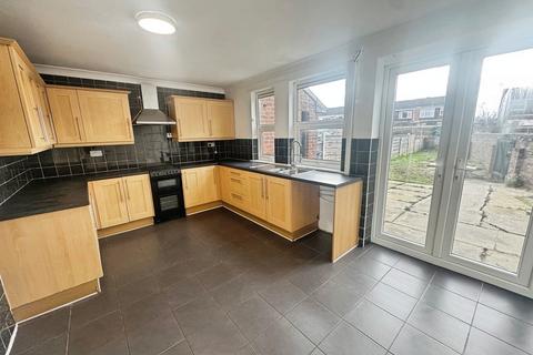 2 bedroom end of terrace house to rent, Nel Pan Lane WN7