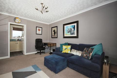 1 bedroom flat for sale, St. Johns Court, WARWICK