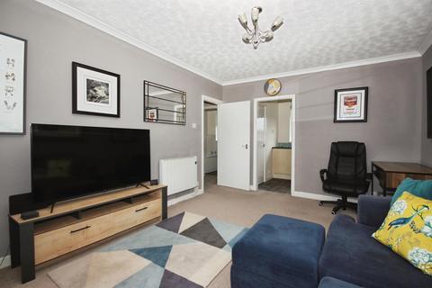 1 bedroom flat for sale, St. Johns Court, WARWICK