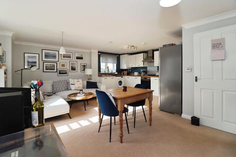 2 bedroom flat for sale, Honeysuckle Road, Lyde Green, Bristol, BS16
