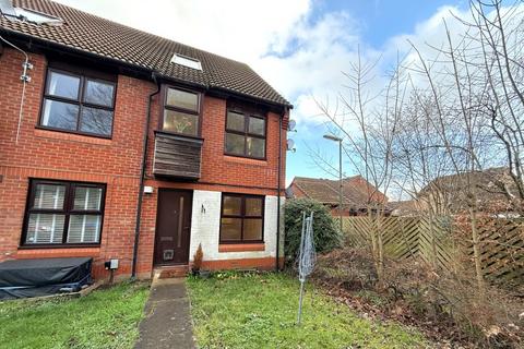 undefined, Tolvaddon Close, Woking GU21