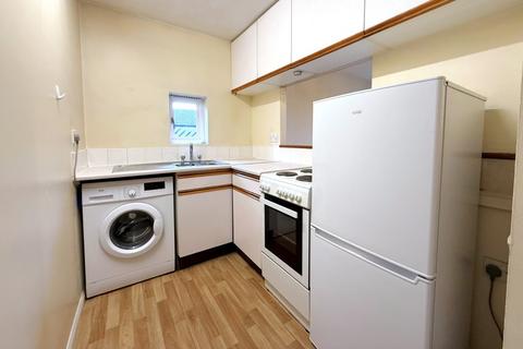 undefined, Tolvaddon Close, Woking GU21