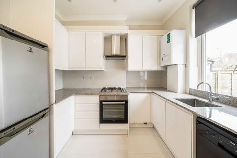 2 bedroom flat to rent, Lichfield Grove, London N3