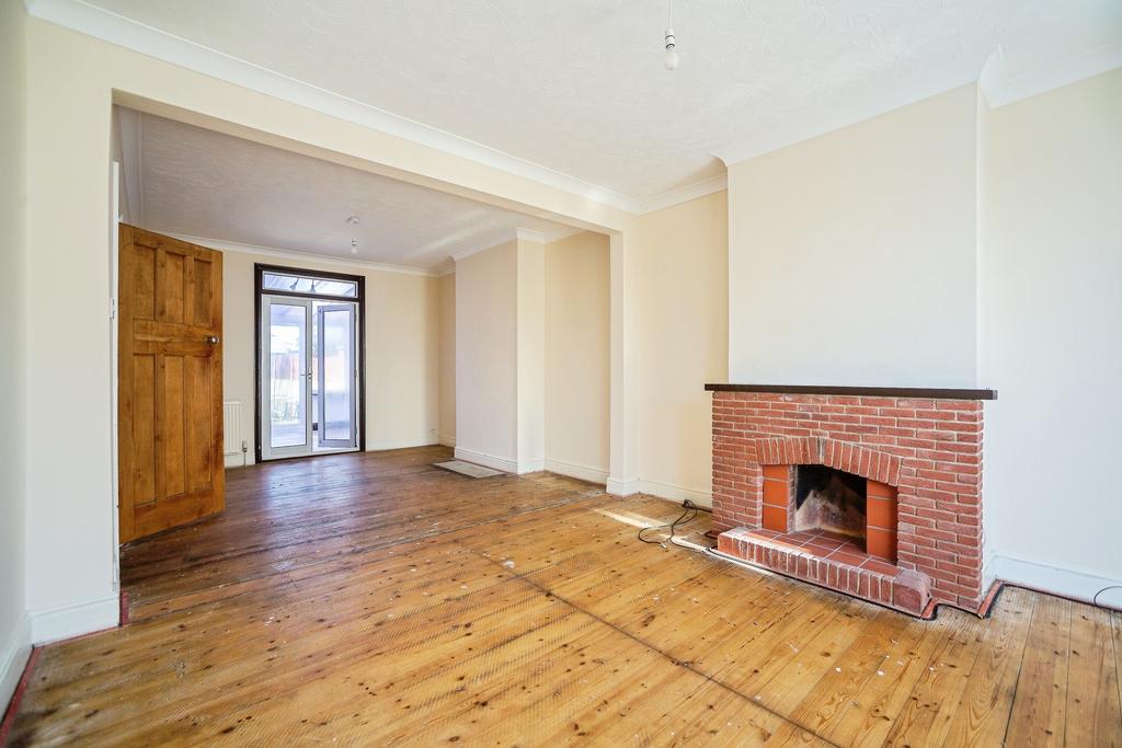 Lounge/Dining Room