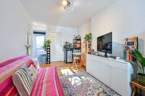 undefined, Hawthorn Road, South Ealing, Ealing, W5